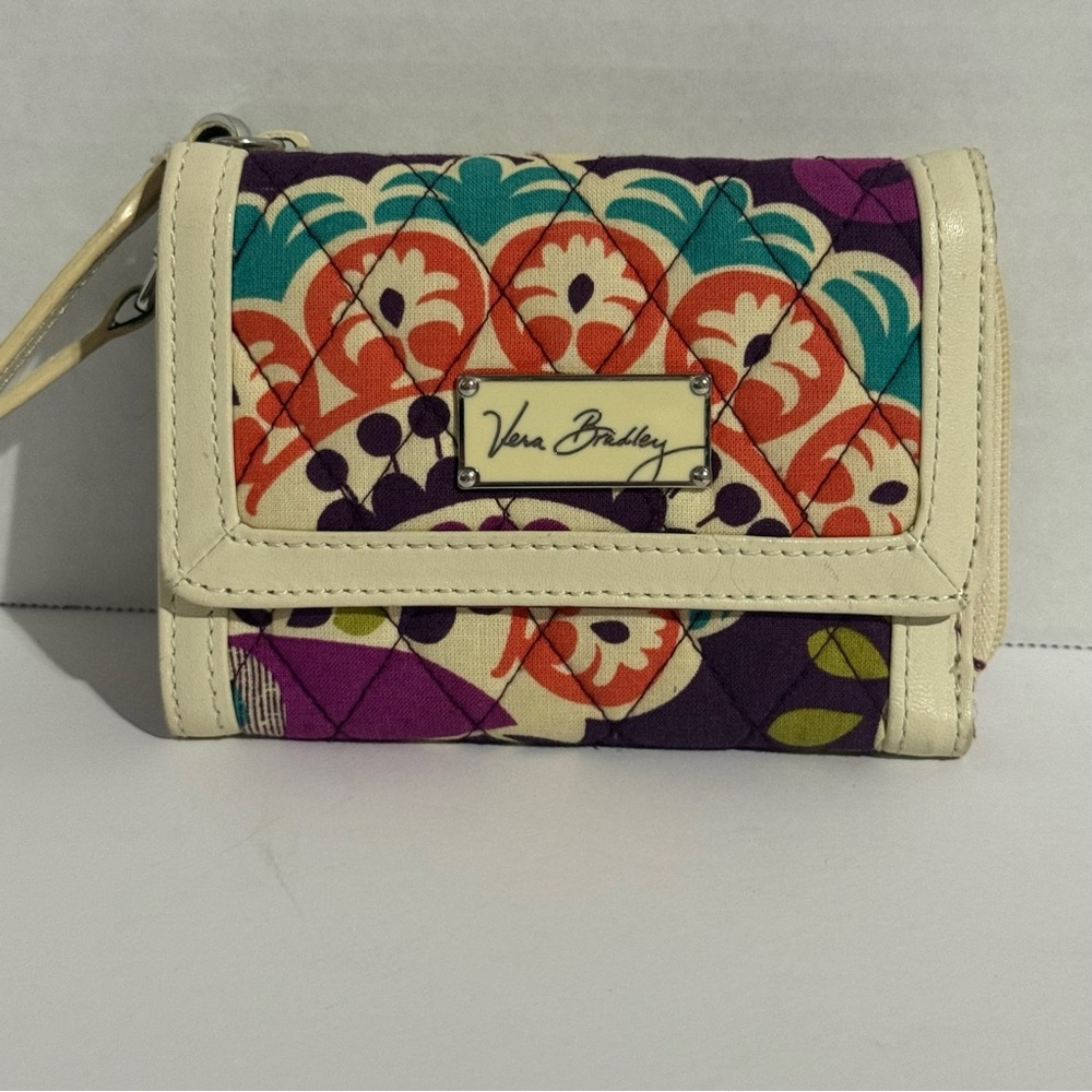 Vera Bradley Purple and Cream Quilted Wristlet,Wallet #PlumCrazy rare